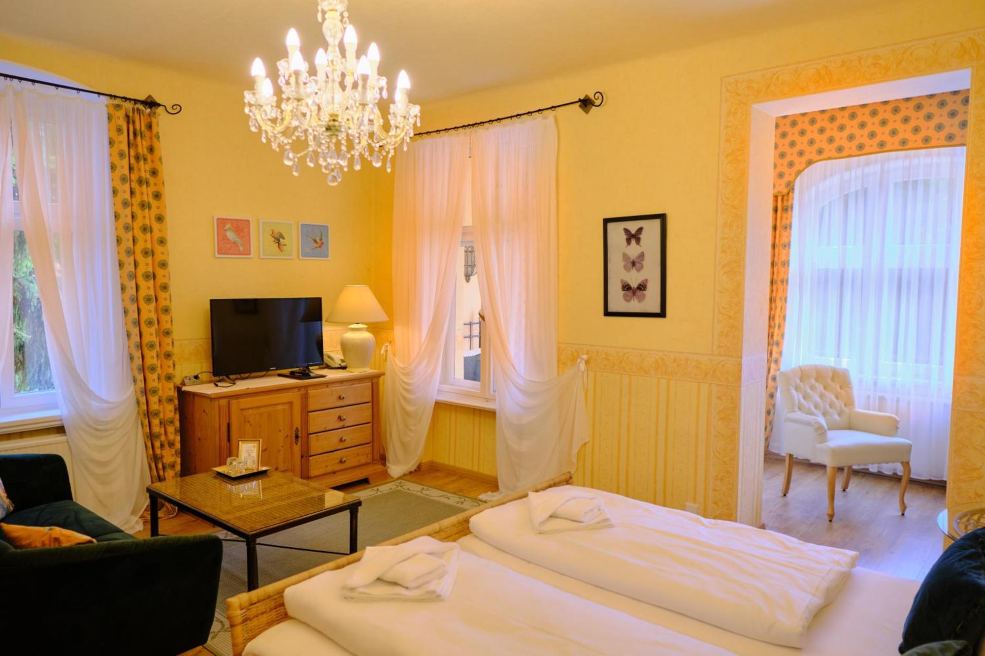 Triple Room,1697783611:JPEG